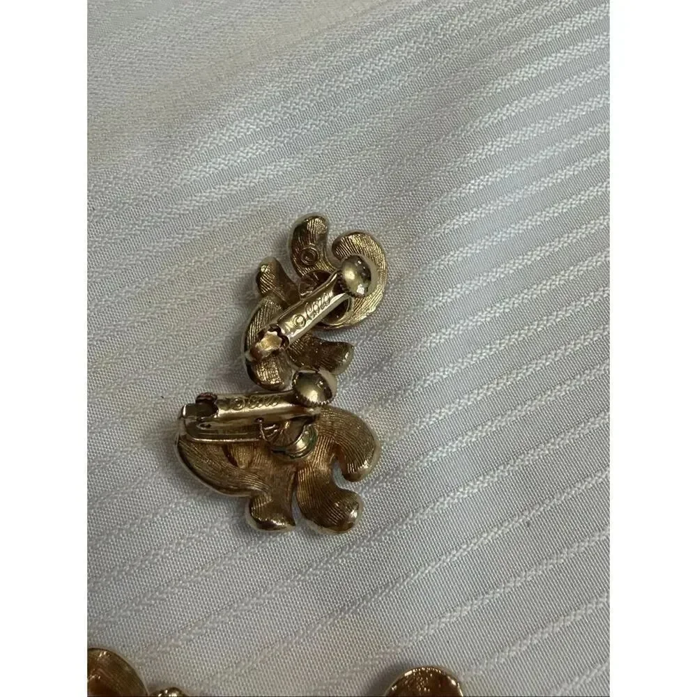 Vintage Signed Coro Gold Tone Textured Wave Splash Brooch Pin & Earrings